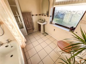 FAMILY BATHROOM- click for photo gallery